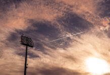 Jak emocje piłkarskie łączą się z kulturą kibicowską w Polsce