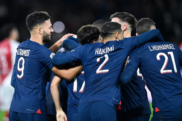 PSG - piłkarze 2 Gonçalo Ramos, Achraf Hakimi i Lucas Hernandez | Paris Saint-Germain