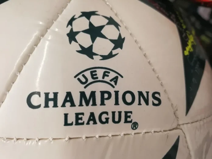 Liga Mistrzów - logo 11 piłka Liga Mistrzów - logo 11 piłka