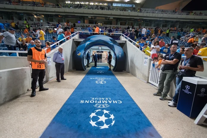 Liga Mistrzów - piłka 4 tunel Liga Mistrzów - piłka 4 tunel